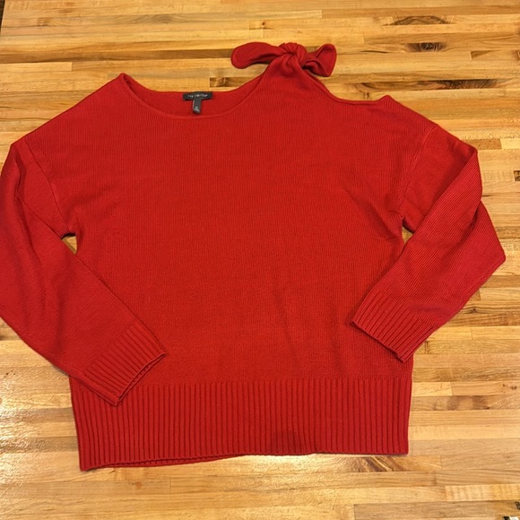 The Limited Cold Shoulder Sweater Red XL - Picture 2 of 4